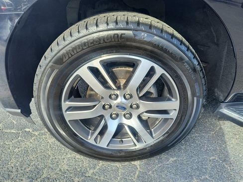 Used 2022 Ford Expedition Max Limited AWD/4WD image 9