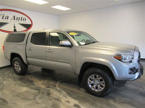 Used 2016 Toyota Tacoma SR5 image 4