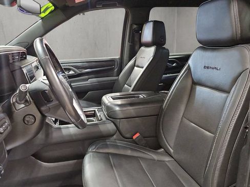 Used 2022 GMC Yukon XL Denali AWD/4WD image 12