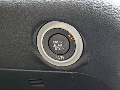 New 2026 Chrysler Pacifica Select image 31