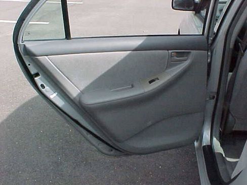 Used 2005 Toyota Corolla LE FWD image 11