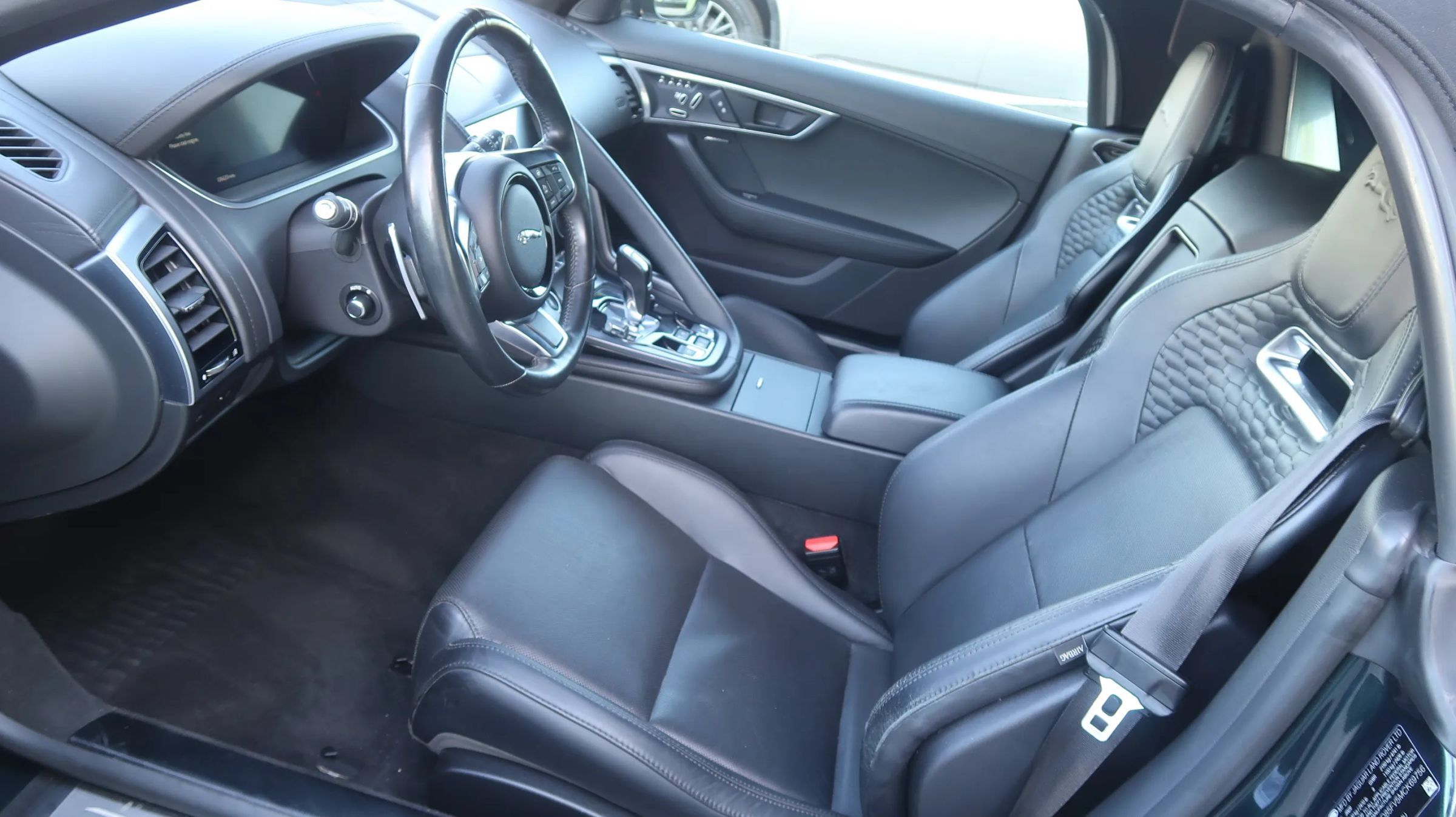 Used 2021 Jaguar F-TYPE R-Dynamic AWD/4WD image 17