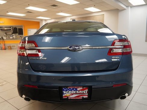 Used 2018 Ford Taurus SEL image 10