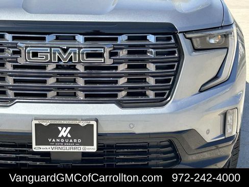 New 2026 GMC Acadia Denali Ultimate w/ LPO, Floor Liner Package AWD/4WD image 8