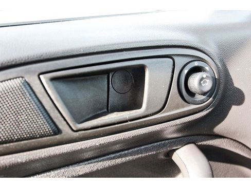 Used 2019 Ford Fiesta SE image 18