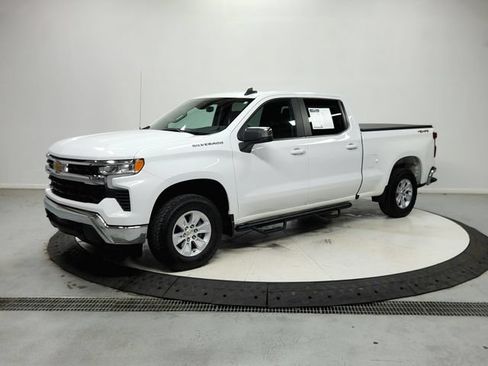 Used 2025 Chevrolet Silverado 1500 LT w/ Work Truck Package AWD/4WD image 4
