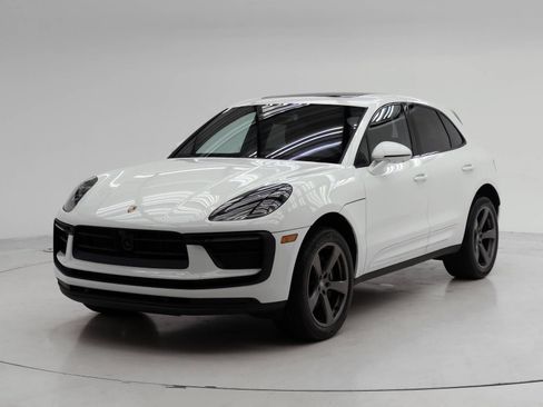 Used 2026 Porsche Macan AWD/4WD image 1