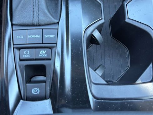 Used 2025 Toyota Camry LE image 30