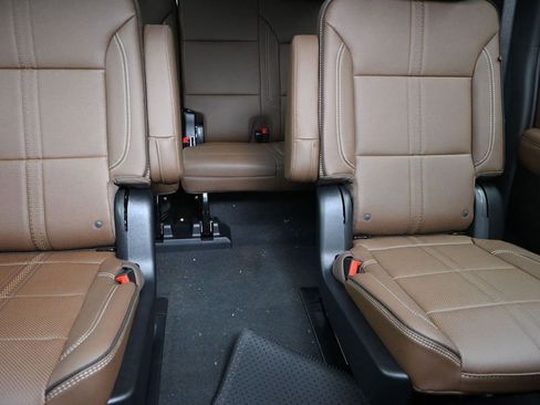 New 2026 Chevrolet Suburban High Country RWD image 48