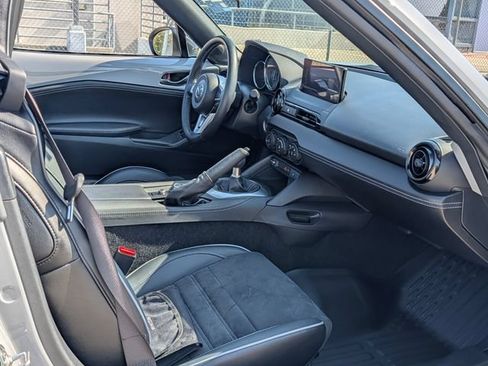 Used 2024 MAZDA MX-5 Miata RF Club RWD image 9