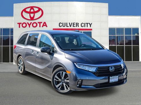 Used 2023 Honda Odyssey Touring image 1