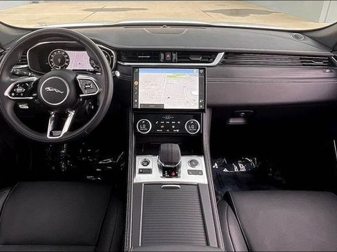 Used 2025 Jaguar F-PACE R-Dynamic S image 19