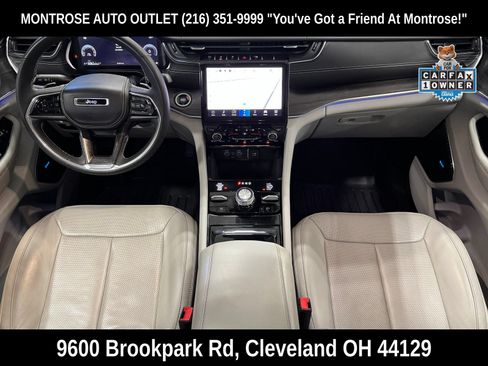 Used 2023 Jeep Grand Cherokee Overland AWD/4WD image 2
