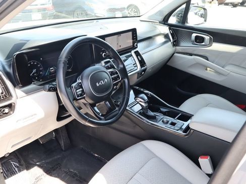 Used 2023 Kia Sorento SX FWD image 16