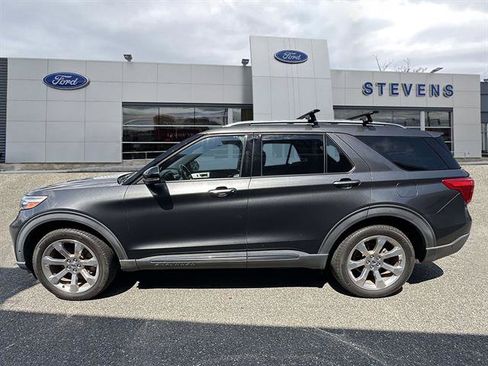 Certified 2020 Ford Explorer Platinum w/ Premium Technology Package AWD/4WD image 3