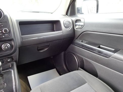 Used 2016 Jeep Patriot Sport w/ Power Value Group AWD/4WD image 16