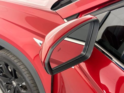 Used 2024 Volkswagen Taos SE w/ Panoramic Sunroof Package image 13