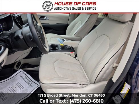 Used 2018 Chrysler Pacifica Limited w/ Advanced Safetytec Group FWD image 38