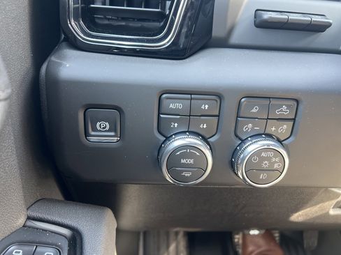 New 2026 GMC Sierra 2500 AT4 w/ AT4 Premium Plus Package image 9