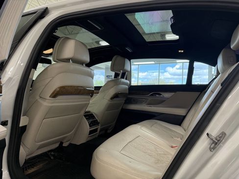 Used 2017 BMW 750i xDrive AWD/4WD image 30
