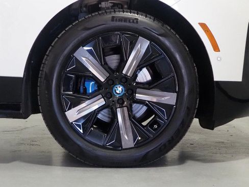Used 2024 BMW iX xDrive50 w/ Premium Package AWD/4WD image 62