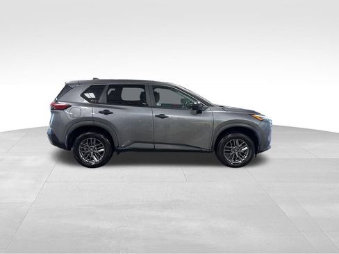 Used 2023 Nissan Rogue S AWD/4WD image 13