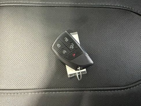 Used 2023 Chevrolet Silverado 1500 LTZ AWD/4WD image 38