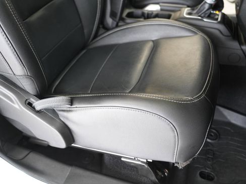 Used 2019 Jeep Wrangler Unlimited Sahara w/ Dual Top Group image 31