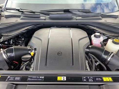 New 2026 Land Rover Range Rover SV AWD/4WD image 18