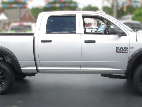 Used 2015 RAM 2500 Tradesman w/ Chrome Appearance Group AWD/4WD image 3