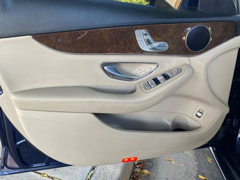 Used 2018 Mercedes-Benz C 300 Sedan image 22