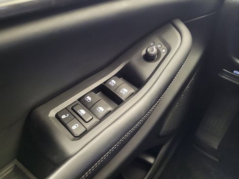 Used 2023 Jeep Grand Cherokee Laredo image 27