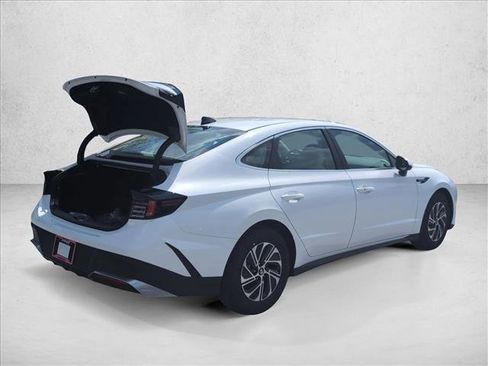 New 2026 Hyundai Sonata Blue FWD image 2