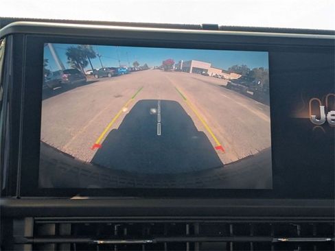 Used 2024 Jeep Wrangler Willys image 28