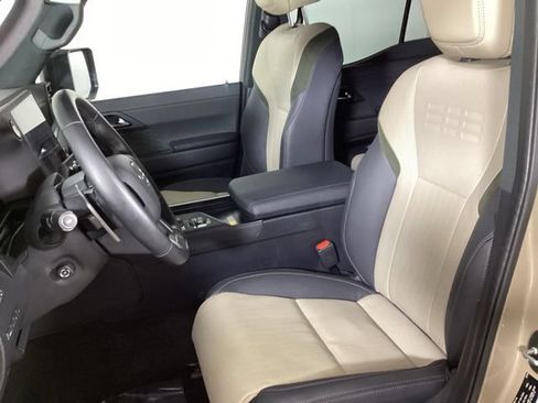 Used 2025 Lexus GX 550 AWD/4WD image 10