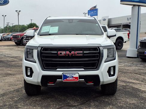 Used 2021 GMC Yukon XL AT4 w/ AT4 Premium Package AWD/4WD image 2