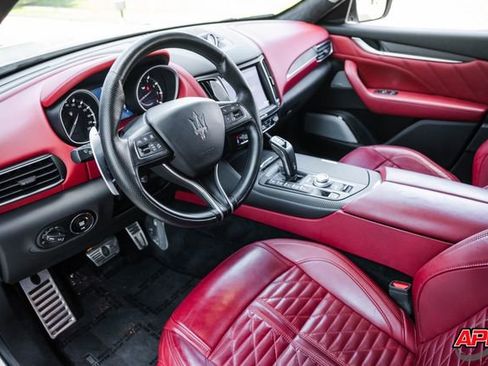 Used 2019 Maserati Levante Trofeo AWD/4WD image 2