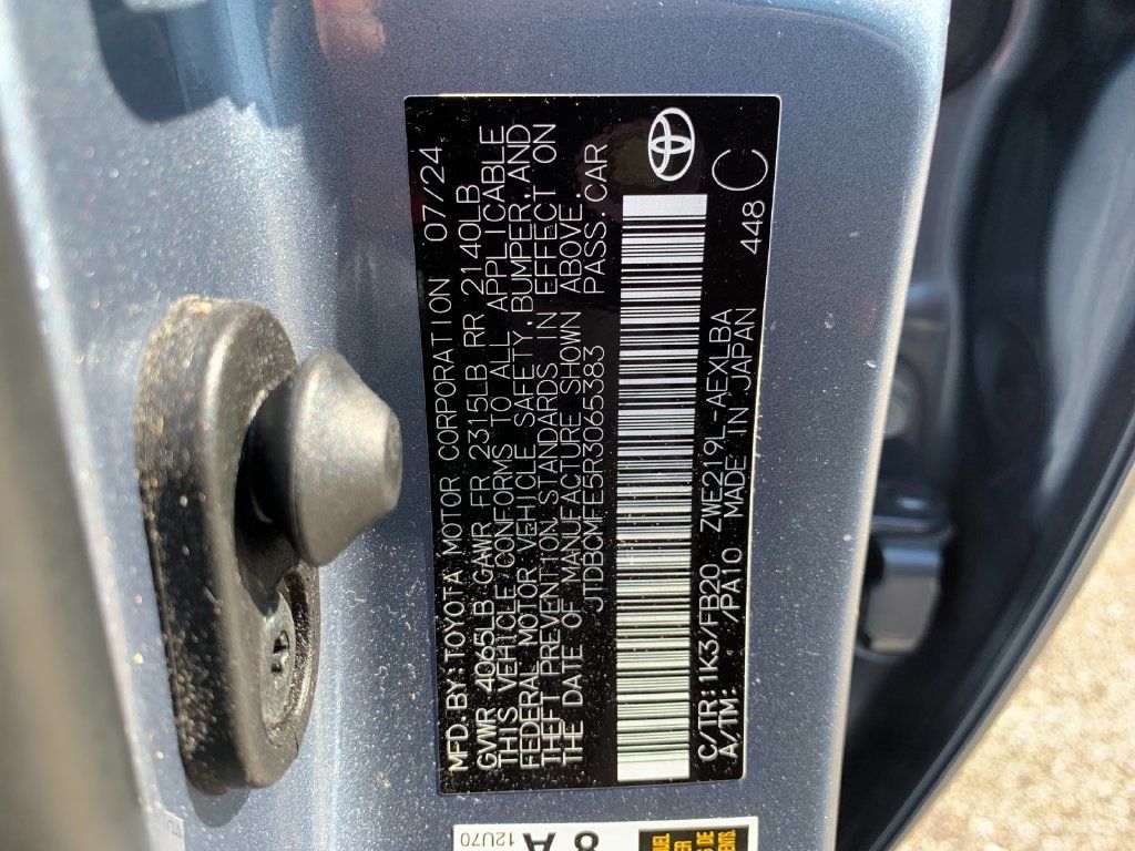 Used 2024 Toyota Corolla LE FWD image 38