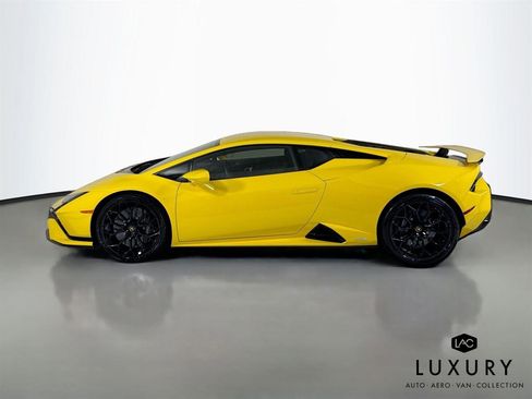 Used 2024 Lamborghini Huracan Tecnica RWD image 11