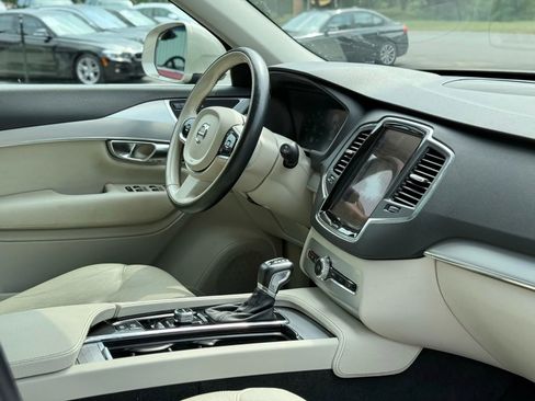 Used 2016 Volvo XC90 T5 Momentum image 45