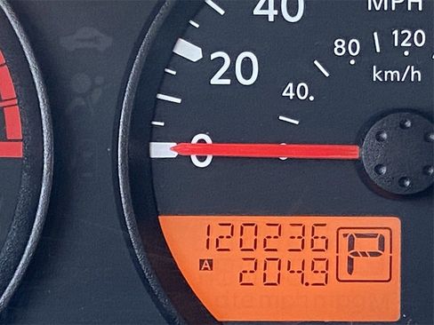 Used 2015 Nissan Frontier SV image 23