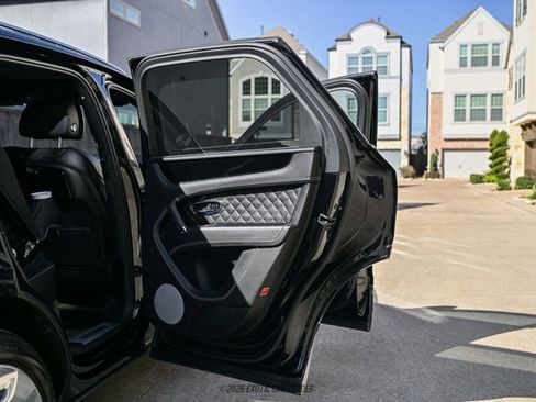 Used 2018 Bentley Bentayga image 66