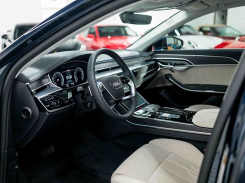 Used 2025 Audi A8 L 3.0T AWD/4WD image 2