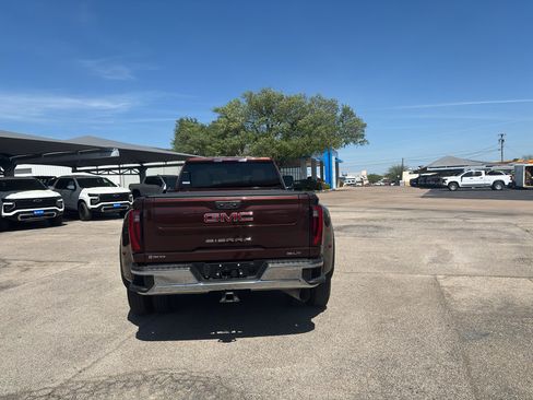 Used 2024 GMC Sierra 3500 SLT w/ SLT Convenience Package image 5