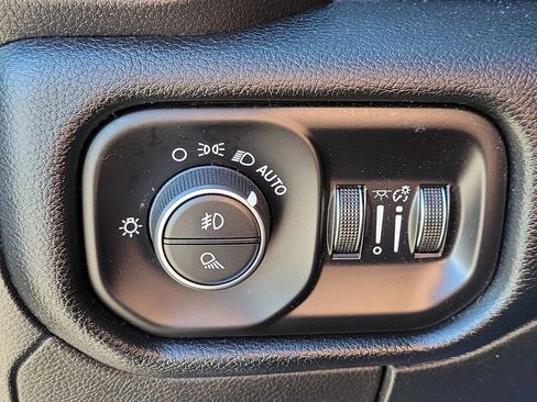 Used 2021 RAM 1500 Laramie image 25