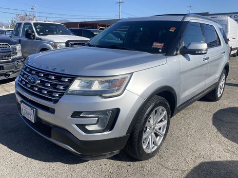 Used 2016 Ford Explorer Limited w/ Class II Trailer Tow Package image 2
