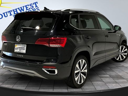 Used 2023 Volkswagen Taos SE FWD image 7
