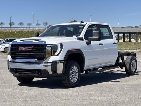 New 2026 GMC Sierra 2500 Pro RWD image 6