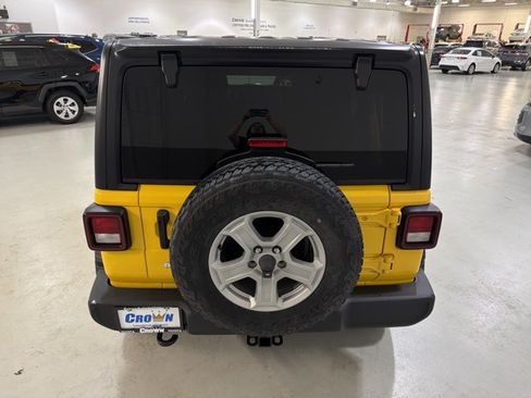 Used 2018 Jeep Wrangler Unlimited Sport S AWD/4WD image 8