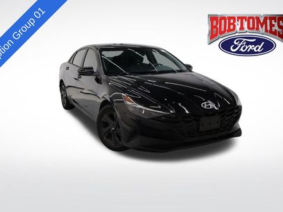 Used 2022 Hyundai Elantra SEL w/ Preferred Accessory Package